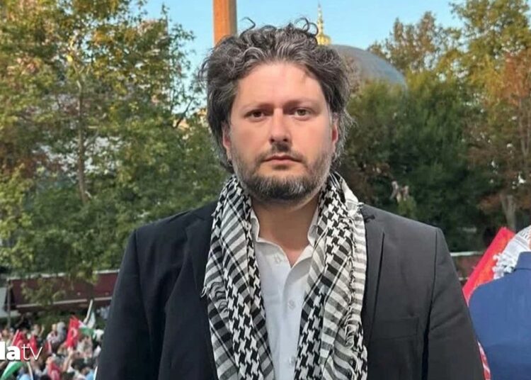 AK Partili Furkan Bölükbaşı’na ‘Cumhurbaşkanı’na suikast ve tehdit’ suçlamasıyla gözaltı 1 AK Partili Furkan Bölükbaşı’na ‘Cumhurbaşkanı’na suikast ve tehdit’ suçlamasıyla gözaltı