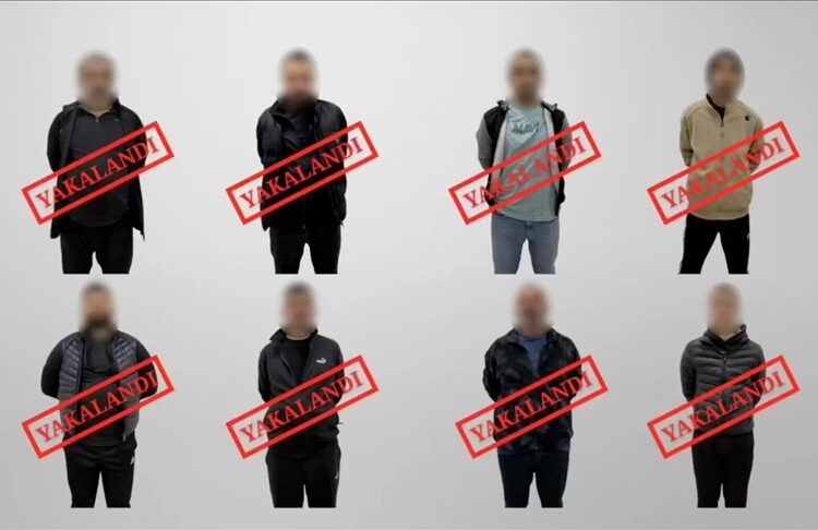 Haklarında bülten çıkarılan 8 kişi Türkiye’ye iade edildi