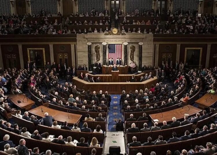 Kriz bitiyor mu? 8 Demokrat senatörden Trump’a destek