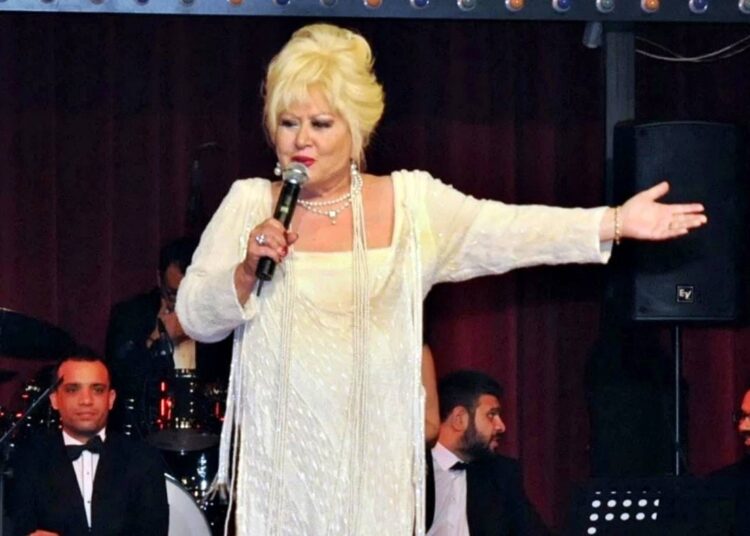 Kalp rahatsızlığı nedeniyle hastaneye kaldırılmıştı: Muazzez Abacı hayatını kaybetti