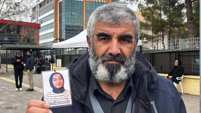 Baba Kabaiş'e Bakan Gürlek'ten 'gerekeni yapacağız' sözü 1 Rojin Kabaiş’in babası Nizamettin Kabaiş: Ölüm tehditleri alıyorum