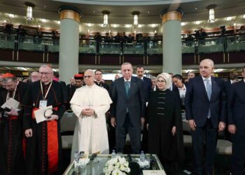 Türkiye ziyaretinde konuşan Papa: İnsanlığın geleceği tehlikede 4 Türkiye ziyaretinde konuşan Papa: İnsanlığın geleceği tehlikede
