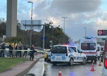 Taksiden zorla indirdiği eski eşini katletti