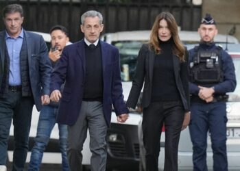 Tutuklanan eski Fransa Cumhurbaşkanı Sarkozy serbest bırakıldı