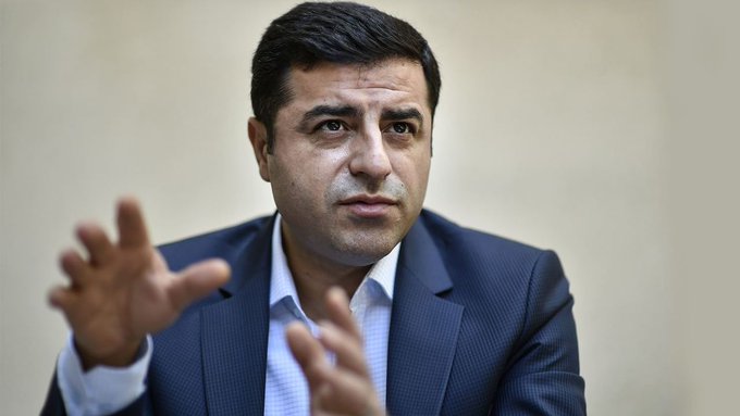 "Selahattin Demirtaş Ankara’da görev almak istiyor" iddiası 1 Demirtaş’tan tartışmalara net yanıt: Öcalan’ın yürüttüğü sürecin içindeyim, yanındayım, arkasındayım