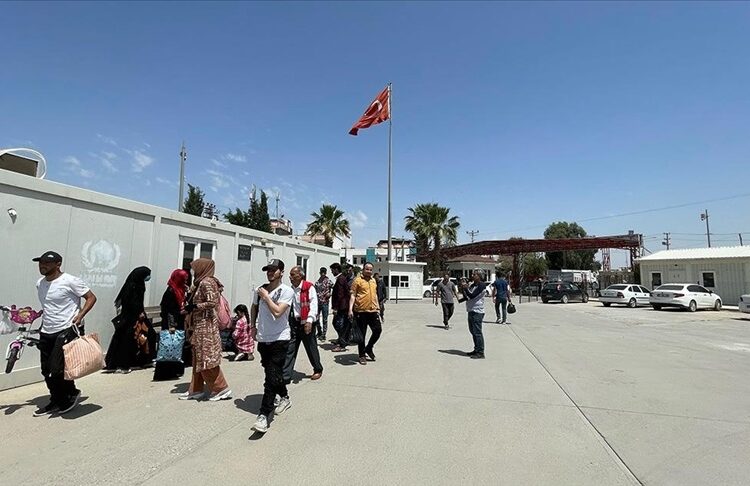 Son 1 yılda 550 bin Suriyeli gönüllü dönüş yaptı