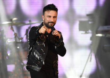 Biletler kısa sürede tükenmişti: Tarkan 8 yeni konserin müjdesini verdi