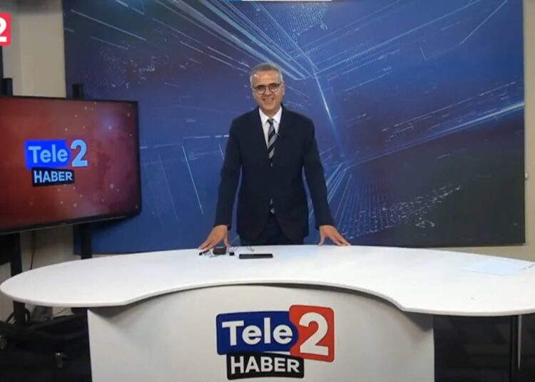 TELE 2 Haber, kayyımın yayına son verdiği saatte alkışlarla yayına başladı 1 TELE 2 Haber, kayyımın yayına son verdiği saatte alkışlarla yayına başladı