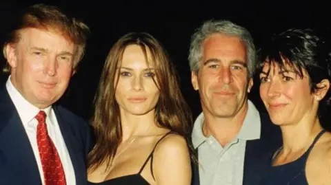 Epstein, Trump'ı hedef almış: Onu indirebilecek tek kişi benim 1 Epstein, Trump’ı hedef almış: Onu indirebilecek tek kişi benim