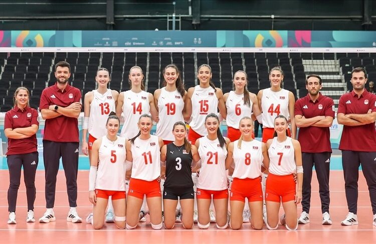 Azerbaycan'ı yenen A Milli Kadın Voleybol Takımı şampiyon oldu 1 Azerbaycan’ı yenen A Milli Kadın Voleybol Takımı şampiyon oldu