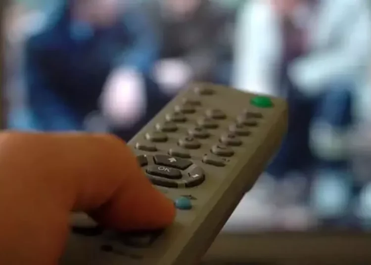 RTÜK: 65 yaş üstü yaşlılar, günde 5 saat televizyon izliyor