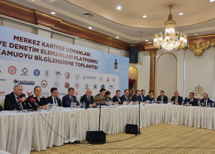 Kariyer memurları seyyanen zam için toplandı: “Özlük hakları vaatleri yerine getirilmeli”