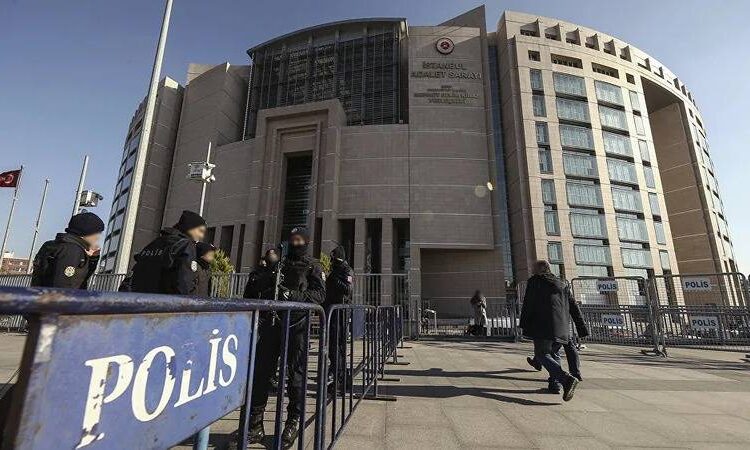 İş insanları, modeller, fenomenler, dansözler... Uyuşturucu operasyonunda 17 tutuklama 1 İş insanları, modeller, fenomenler, dansözler… Uyuşturucu operasyonunda 17 tutuklama