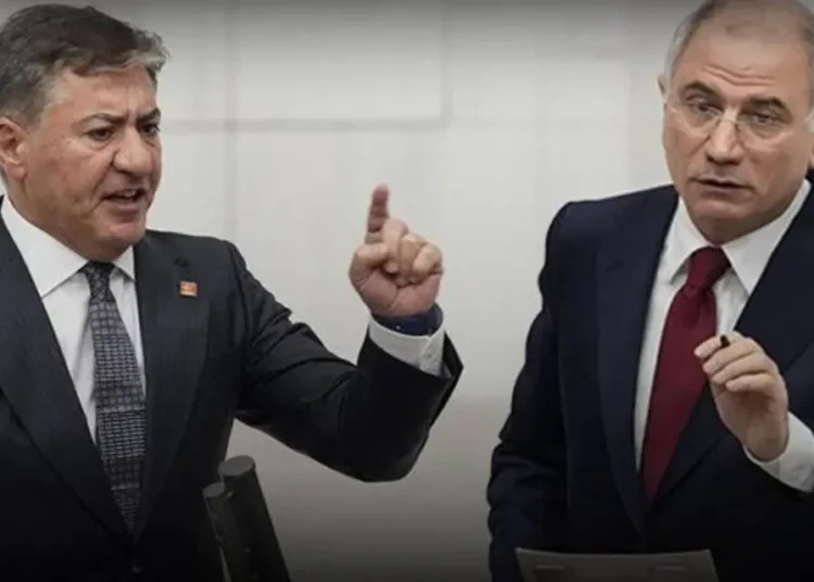 CHP’li Emir’den Efkan Ala’ya: 15 Temmuz’da 2 saat Gürcistan hava sahasında dolaştınız mı? 1 CHP’li Emir’den Efkan Ala’ya: 15 Temmuz’da 2 saat Gürcistan hava sahasında dolaştınız mı?