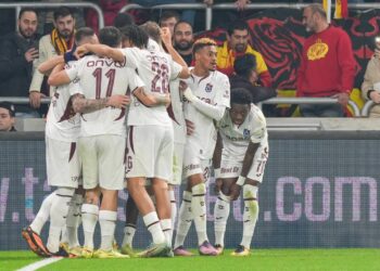 Göztepe engelini geçen Trabzonspor, ligde ikinciliğe yükseldi