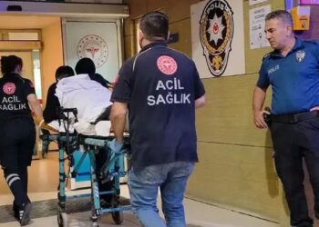 Parasının sıkıştığı ATM’deki güvenlik görevlisini bıçakladı