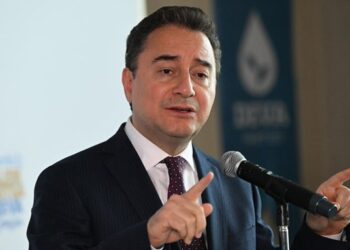 Ali Babacan’dan Erdoğan’a sert sözler: ‘Sürecin siyasi riskini üstlenmiyor’