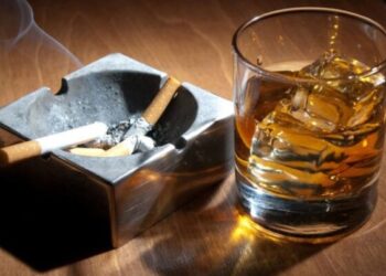 Yeni yılda alkollü içkilere ve sigaraya zam geliyor