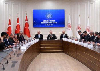 Tuna Cevher yazdı I Asgari ücret maratonu başlıyor: Masada işçi yok, sürecin meşruiyeti tartışmada