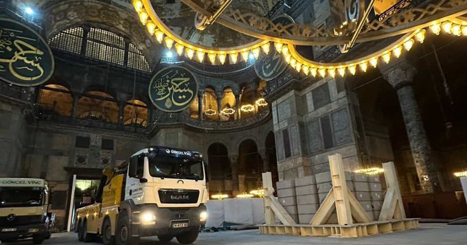 UNESCO’dan Türkiye’ye Ayasofya için sert uyarı: 'Riskler' sıralandı 1 UNESCO’dan Türkiye’ye Ayasofya için sert uyarı: ‘Riskler’ sıralandı