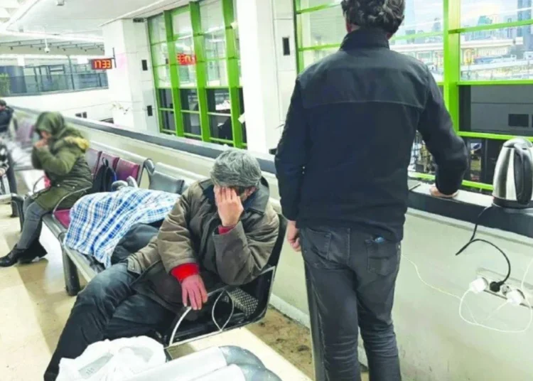 Barınma krizi: Emekliler ve evsizler otobüs terminalinde kalıyor