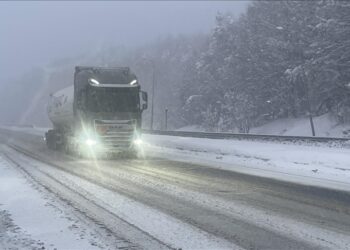 Bolu Dağı ağır tonajlı araçlara kapatıldı