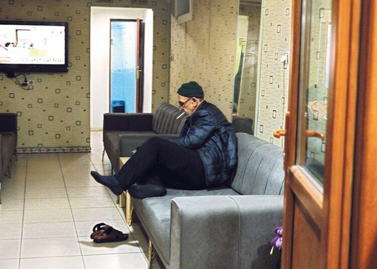 Tuna Cevher yazdı I Bir ömür çalışıp emekli olmanın karşılığı otel odası... 1 Tuna Cevher yazdı I Bir ömür çalışıp emekli olmanın karşılığı otel odası…