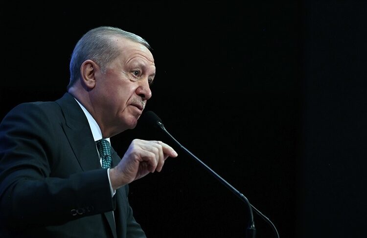 Erdoğan: Gazze'ye konteyner göndermemizi Netanyahu denilen firavun kabul etmiyor 1 Erdoğan’dan CHP’ye Türk dünyası eleştirisi: CHP, Türk dünyasına şaşı bakıyor