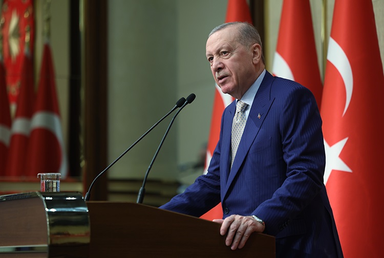 Şara'yı tebrik eden Erdoğan: Bölgede terör devri kapandı 1 Cumhurbaşkanı Erdoğan: Avrupa Türk toplumunu kimseye ezdirmeyiz