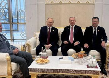 Erdoğan, Putin’le Türkmenistan’da bir araya geldi