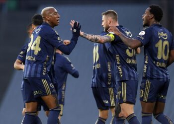 Fenerbahçe, Eyüpspor’u 3 golle geçti