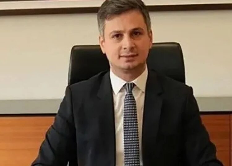 Furkan Torlak hakkında çarpıcı iddialar: "İstediği kişinin kişisel verilerine ulaşıyordu" 1 Soruşturmada adı geçen Furkan Torlak sosyal medyadan istifa etti
