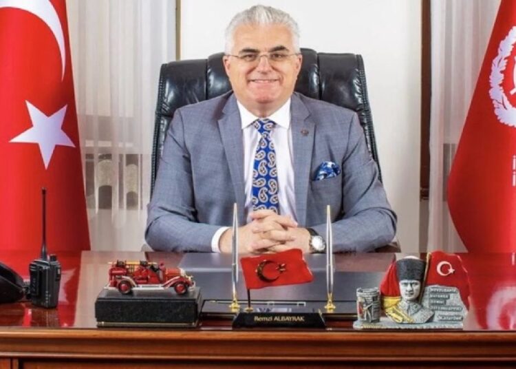 İBB İtfaiye Daire Başkanı Albayrak gözaltına alındı 1 İBB İtfaiye Daire Başkanı Albayrak gözaltına alındı