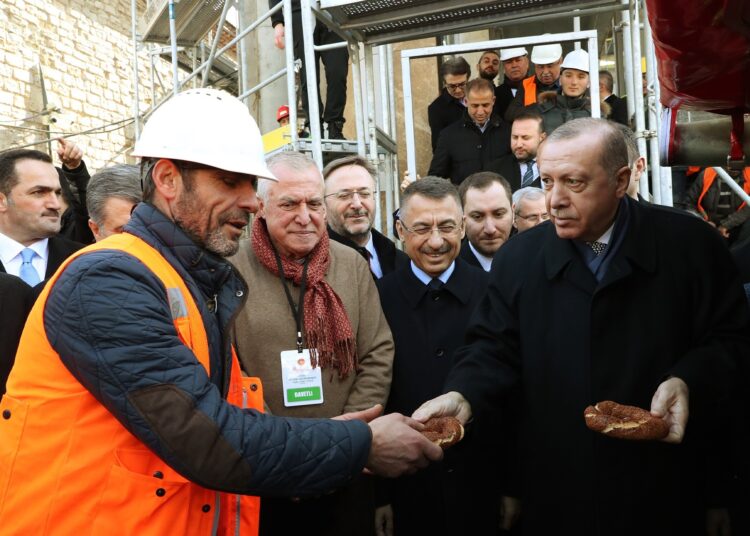 Erdoğan'dan asgari ücret değerlendirmesi: İşçi ve işverenlerimize hayırlı olmasını diliyorum 1 Erdoğan’dan asgari ücret değerlendirmesi: İşçi ve işverenlerimize hayırlı olmasını diliyorum