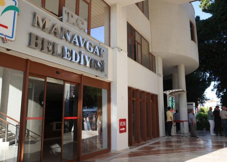Manavgat Belediyesi’ne yönelik rüşvet soruşturmasında 3 tutuklu sanığa tahliye