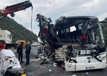 Osmaniye’de yolcu otobüsü TIR’a çarptı: 7 can kaybı