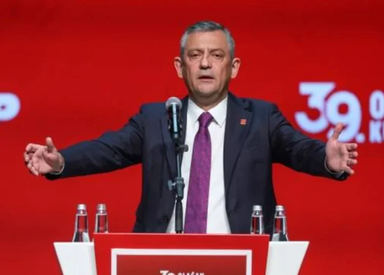 Özgür Özel'den oy oranı iddiası: CHP yüzde 40 sınırına yaklaşıyor 1 Özgür Özel’den oy oranı iddiası: CHP yüzde 40 sınırına yaklaşıyor