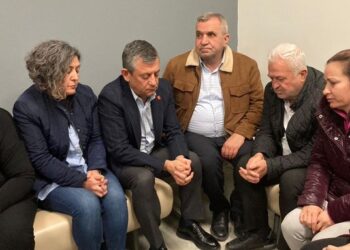 Özgür Özel’den Durbay ailesine taziye ziyareti: Bir daha böyle acı yaşanacaksa benim canımı alsın!