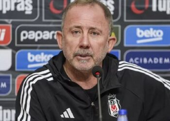 Sergen Yalçın eleştirilere kızdı: “Çok biliyorsanız kendiniz yapın”