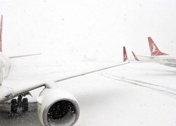 Kar ve tipi nedeniyle 3 kentte uçuşlar iptal edildi