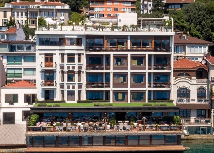 Bebek Otel'de ele geçirilen gizli kamera kayıtları bilirkişiye gönderildi 1 Bebek Otel’deki kaçak bölümlerin yıkımına başlandı