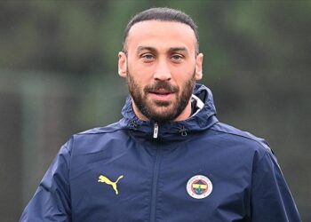 Fenerbahçe Cenk Tosun’la yollarını ayırdı