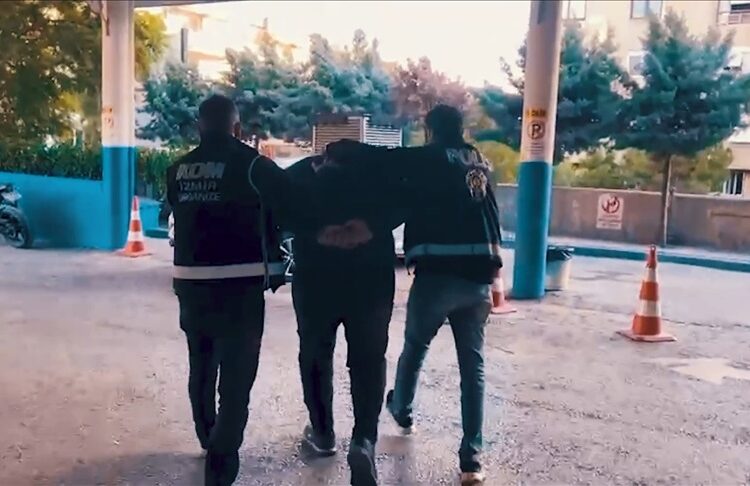 FETÖ’ye yönelik operasyonlarda 81 şüpheli yakalandı