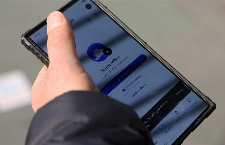 İran Cumhurbaşkanı Yardımcısı internet kesintisi nedeniyle halktan özür diledi