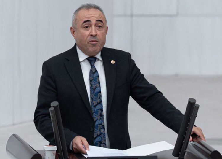 DEVA Partisi'nden istifa eden İrfan Karatutlu AK Parti'ye katılıyor 1 DEVA Partisi’nden istifa eden İrfan Karatutlu AK Parti’ye katılıyor