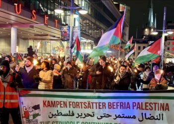 Yılbaşı kutlamasını iptal edip Filistin’e destek gösterisi düzenlediler
