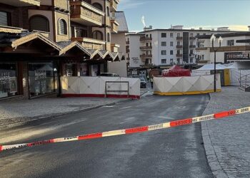 İsviçre'de 40'tan fazla kişinin öldüğü yangına maytaplı mumlar yol açmış 8 İsviçre’de 40’tan fazla kişinin öldüğü yangına maytaplı mumlar yol açmış