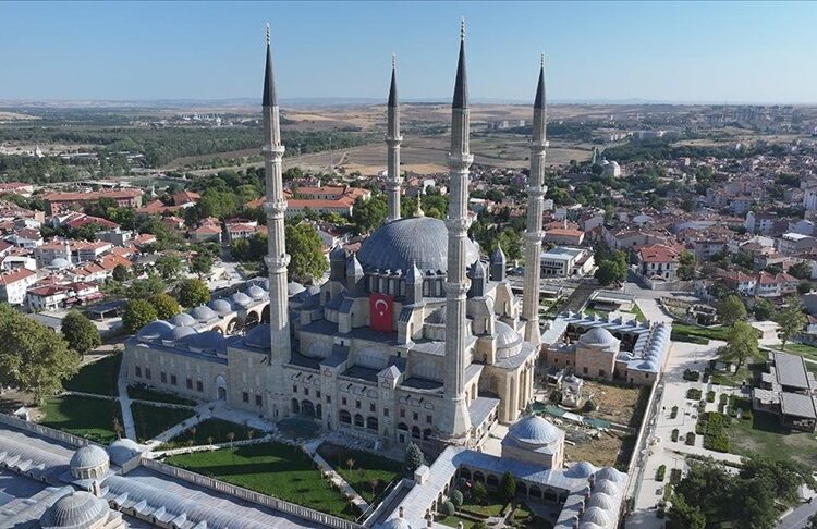 Restorasyonu süren Selimiye Camisi, ramazanda ibadete açılacak 1 Restorasyonu süren Selimiye Camisi, ramazanda ibadete açılacak