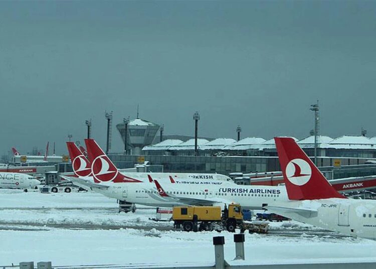Olumsuz hava koşulları nedeniyle 114 uçuş iptal edildi 1 Olumsuz hava koşulları nedeniyle 114 uçuş iptal edildi