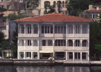 Tarihi yalı rekor fiyata satışa çıkarıldı